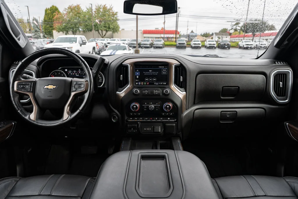 Used 2022 Northsky Blue Metallic Chevrolet High Country image 10
