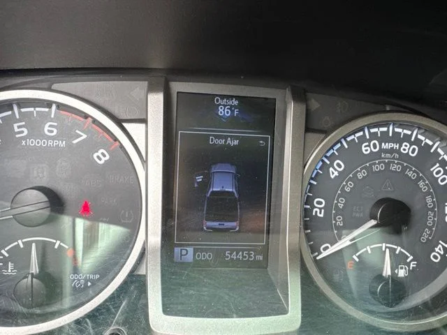 Used 2018 Blue Toyota SR5 image 8