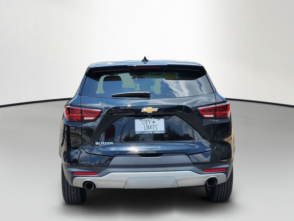 Used 2025 Black Chevrolet LT image 6
