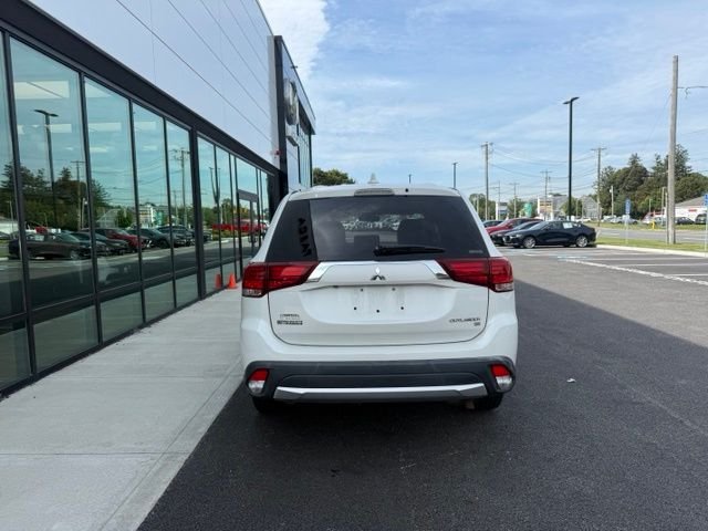 Used 2017 White Mitsubishi SEL image 4