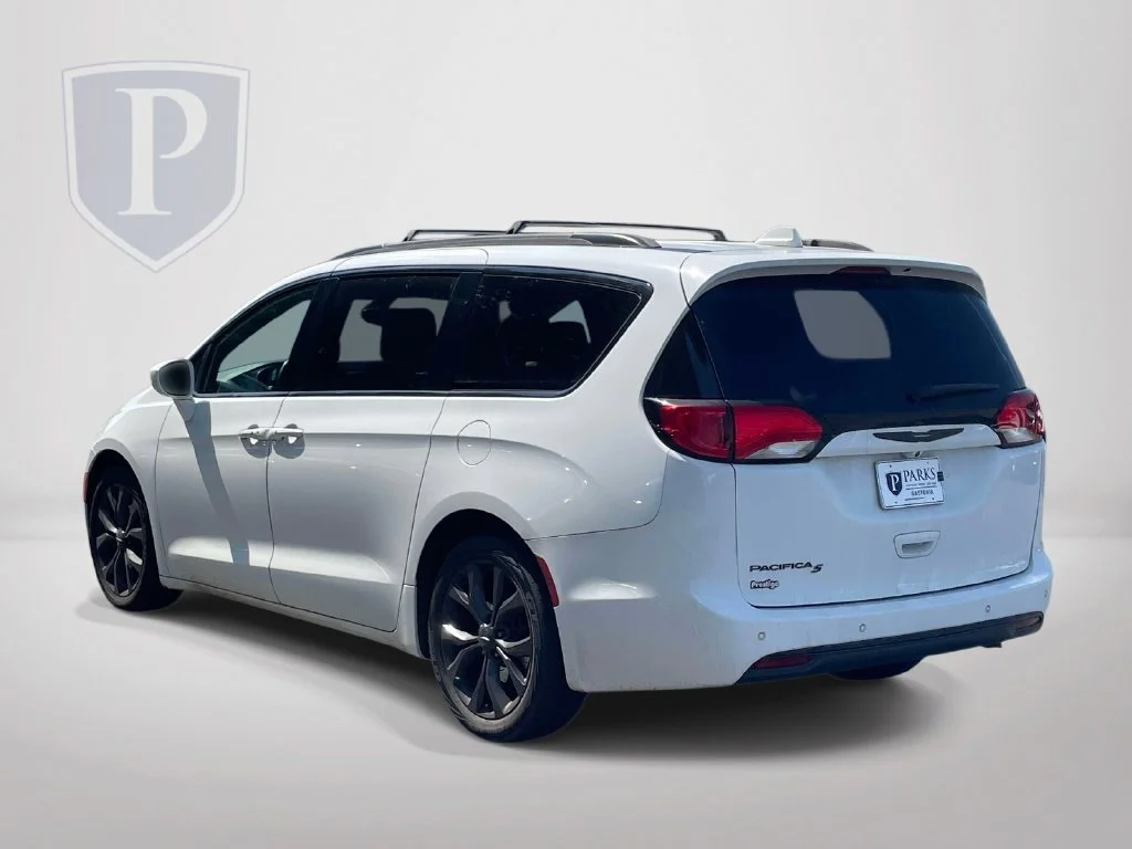Used 2020 White Chrysler Touring L Plus image 5