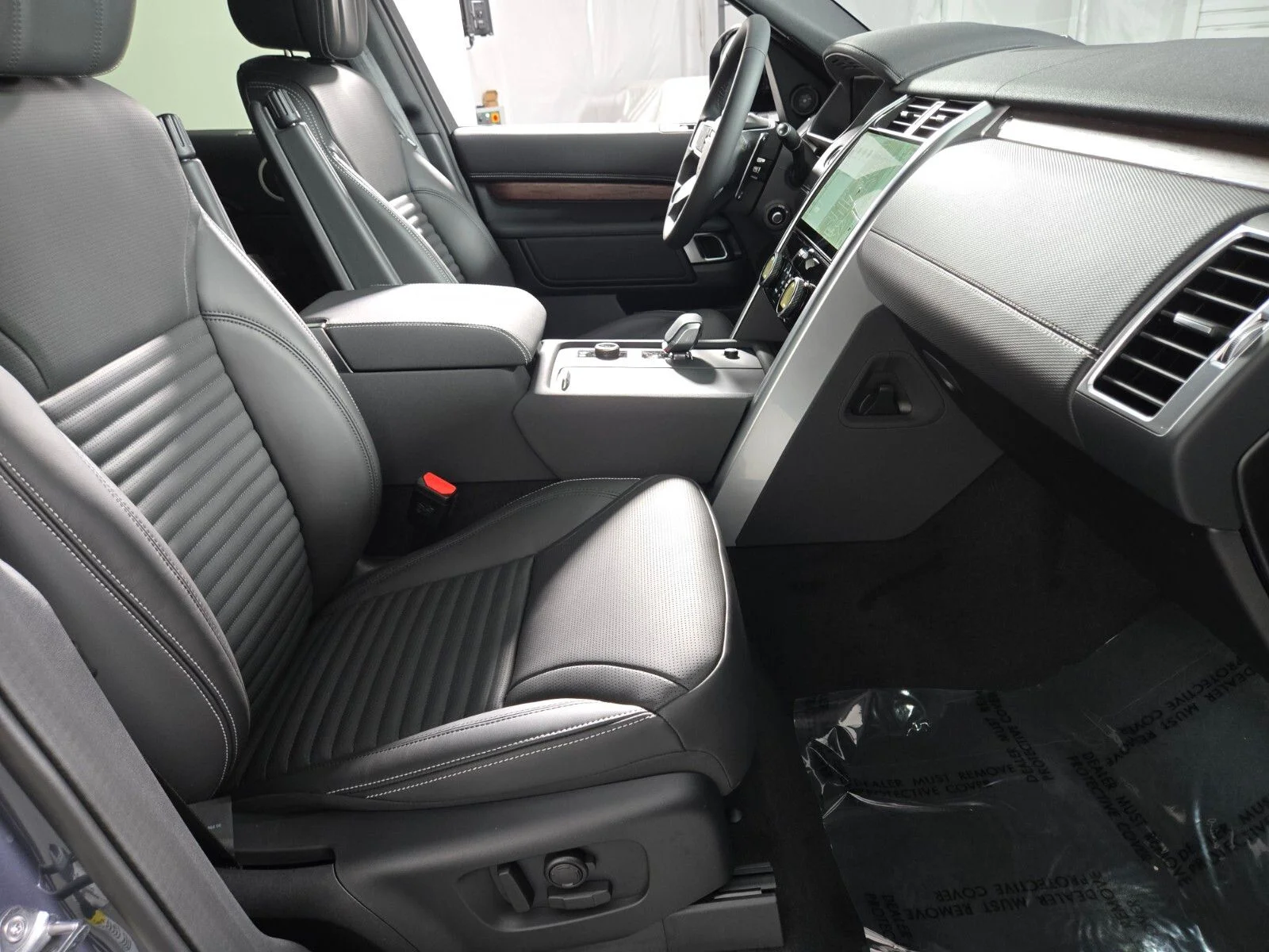 New 2026 Varesine Blue Land Rover Dynamic SE image 3