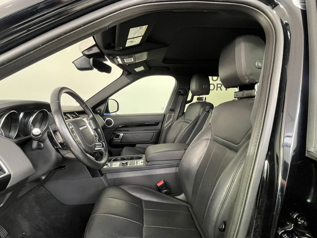 Used 2018 Black Land Rover SE image 16