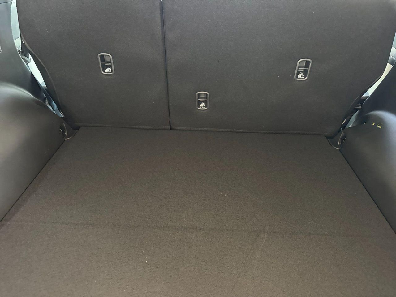 New 2026 White Hyundai SEL Convenience image 14