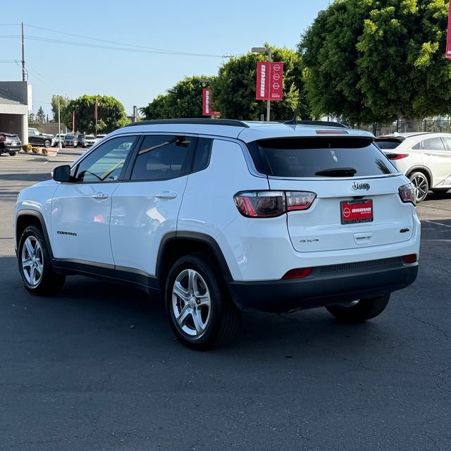 Used 2024 White Jeep Latitude image 5