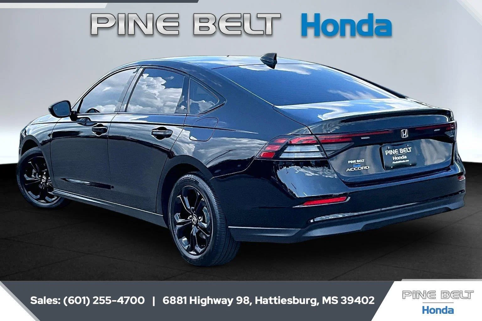 Used 2025 Crystal Black Pearl honda SE CVT image 2