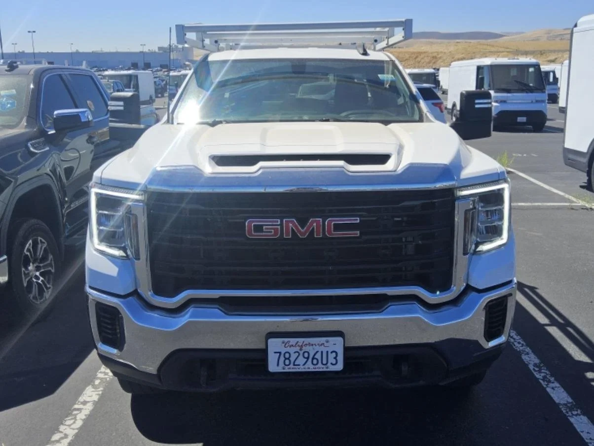 Used 2023 SUMMIT WHITE GMC Pro image 15