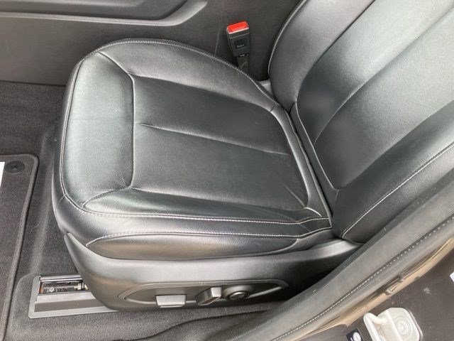 Certified Used 2022 Baltic Gray Metallic Clearcoat Jeep Limited image 10