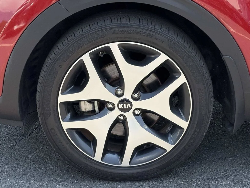 Used 2017 Red Kia SX image 11