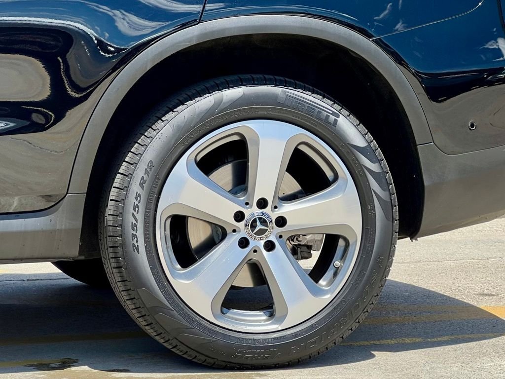 Certified Used 2022  Mercedes-Benz GLC 300 image 13