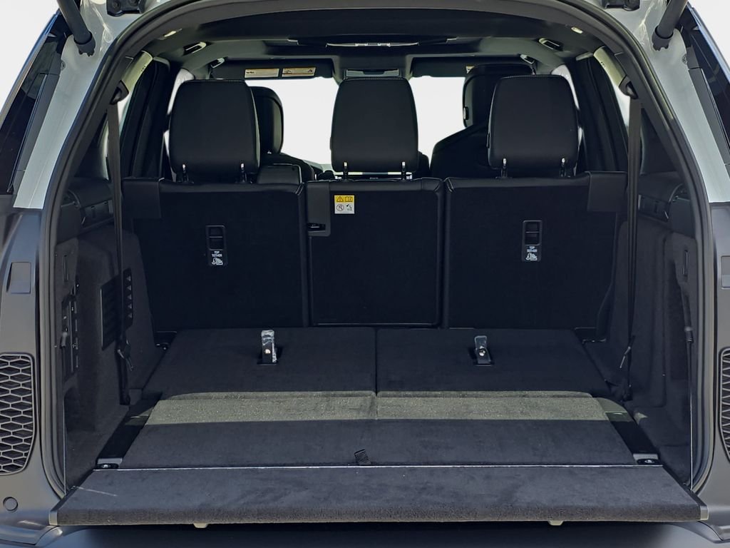 New 2026 Fuji White Land Rover S image 12