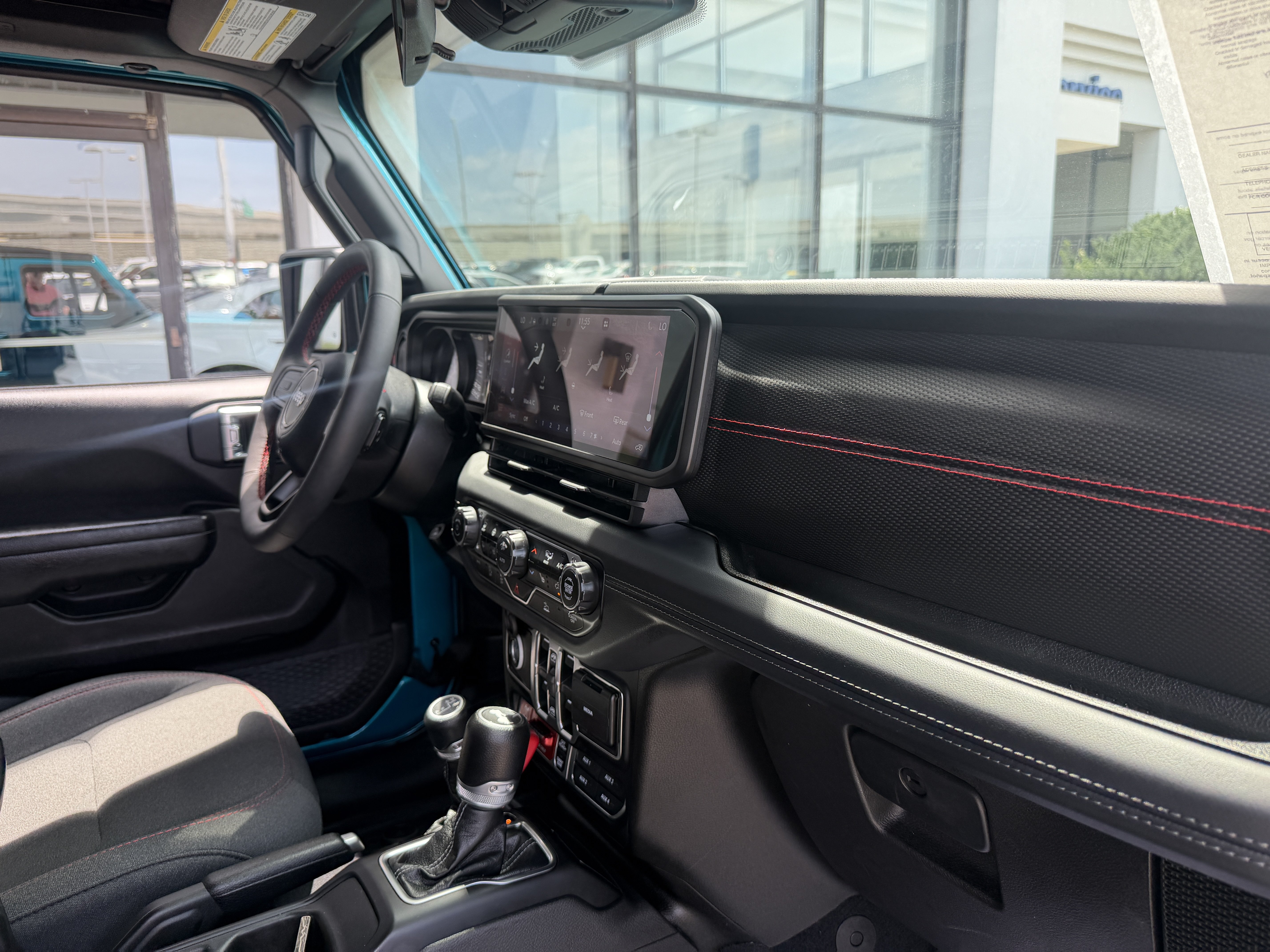 Used 2024 Bikini Pearl Coat Jeep Rubicon image 28