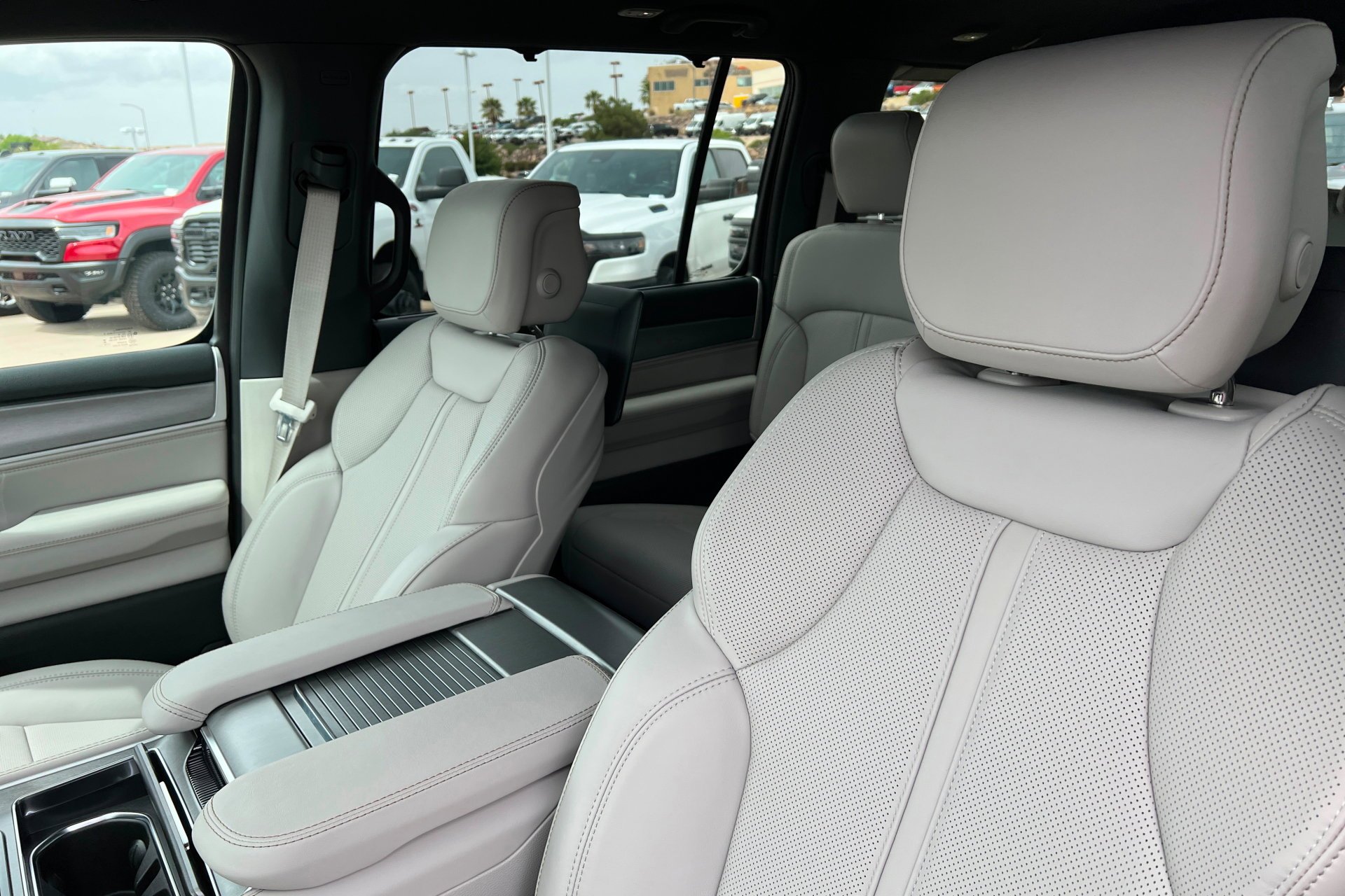 New 2026 Fathom Blue Pearl-Coat Exterior Paint (Late Availability) Jeep Limited Altitude image 17