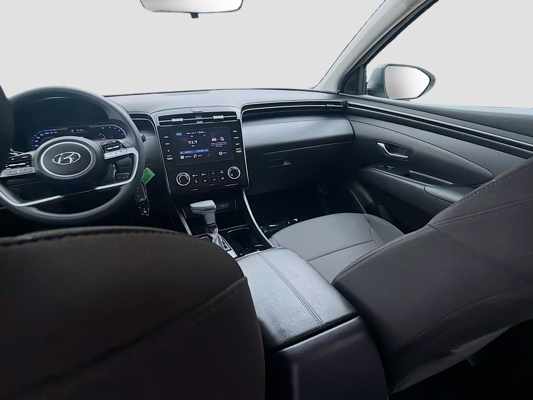 Used 2024 White Pearl Hyundai SE image 19