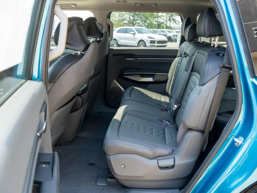 New 2026 Ocean Blue Kia Wind AWD image 14
