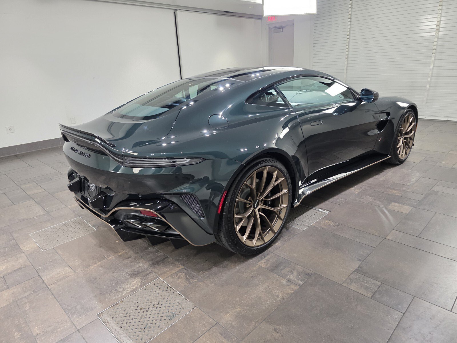 2026 Aston Martin Vantage Base - Photo 24