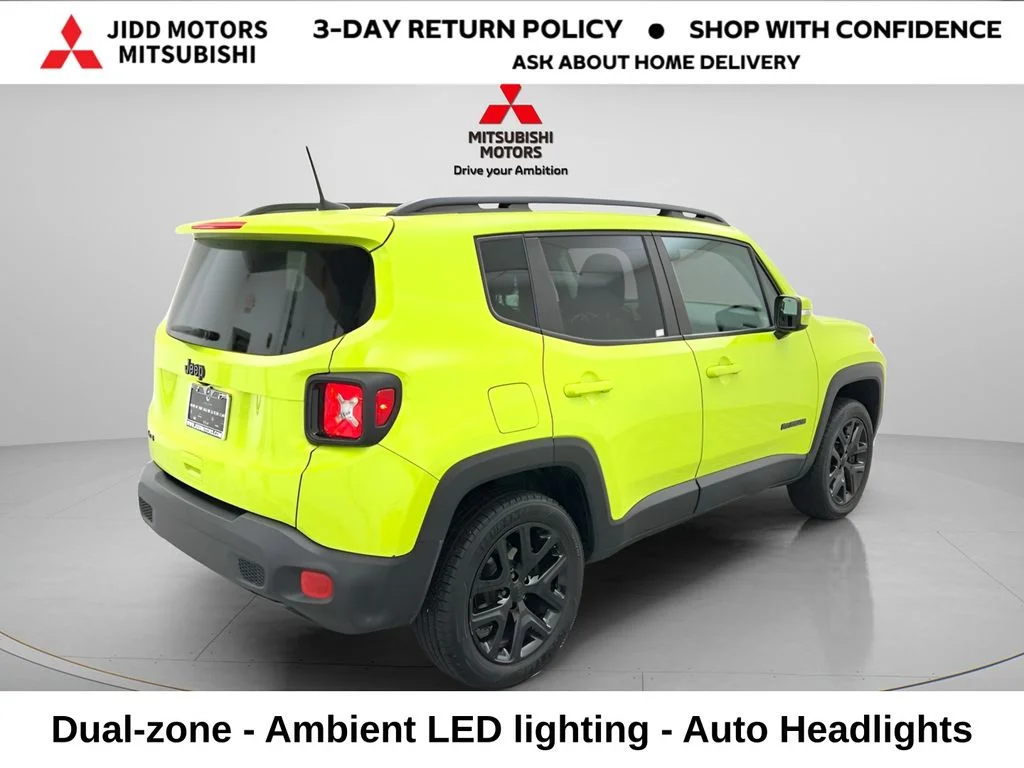 Used 2018 Hypergreen Clearcoat Jeep Latitude image 4
