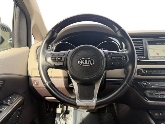 Used 2016 Black Kia SXL image 10