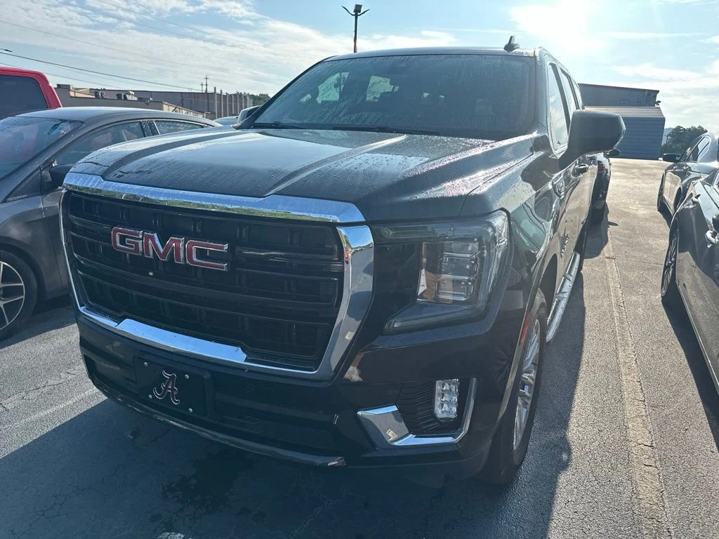 Used 2022 Black GMC SLE image 1