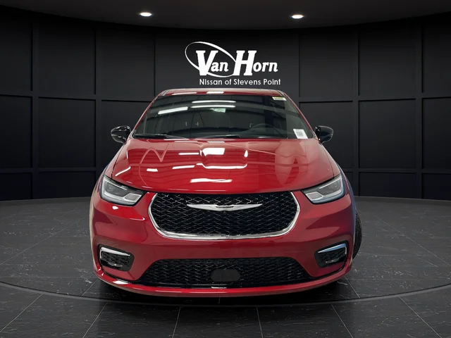New 2026 Red Hot Pearl-Coat Exterior Paint Chrysler Select image 8