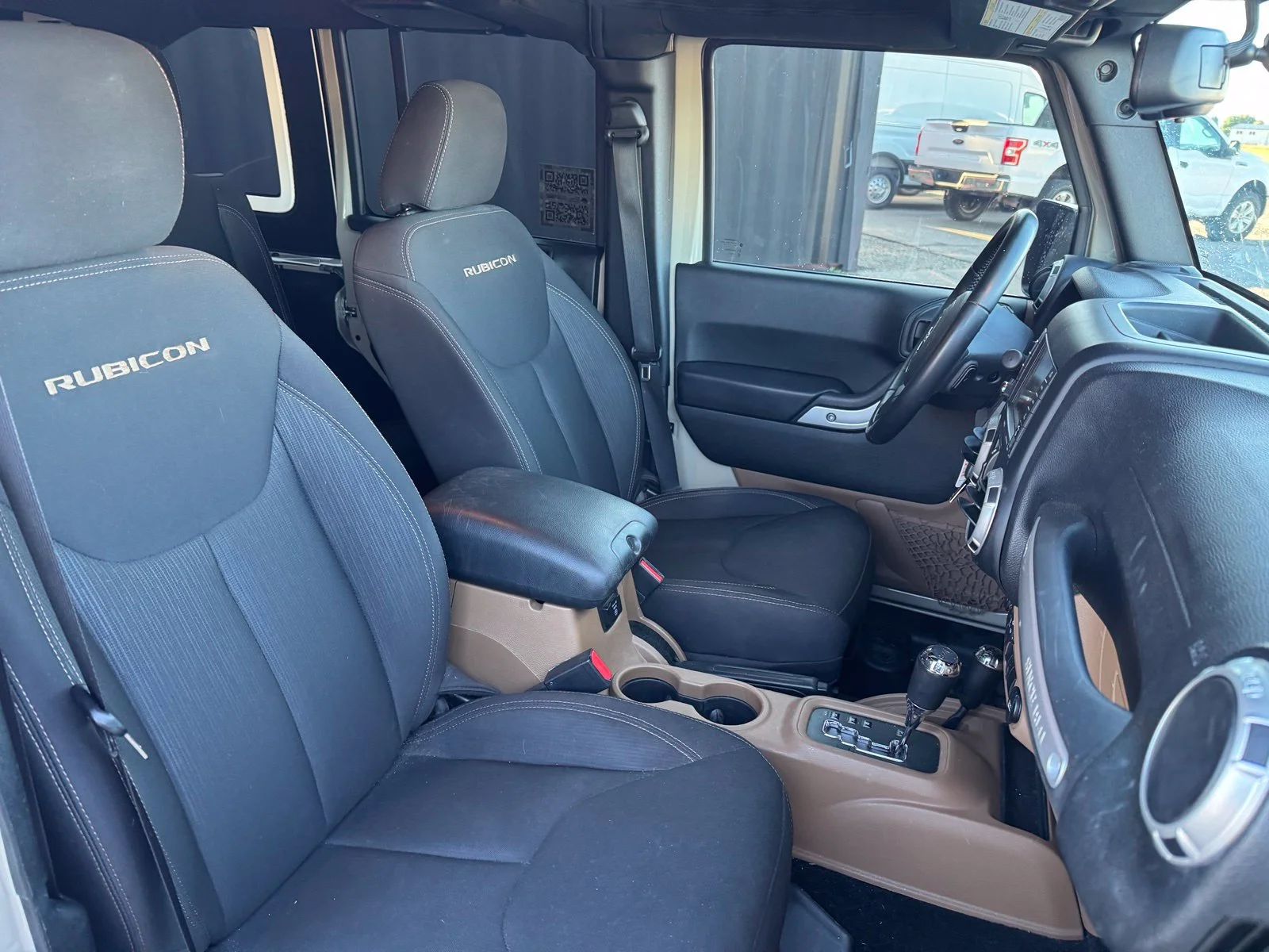 Used 2017 Beige Jeep Unlimited Rubicon image 14