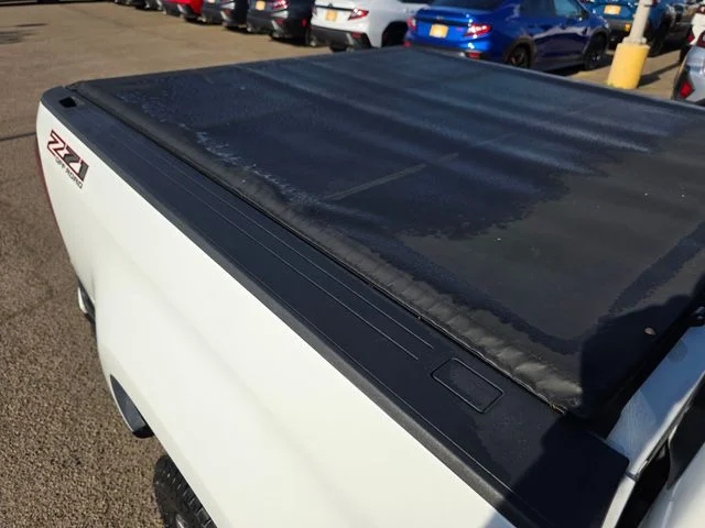 Used 2022 White Chevrolet Z71 image 9
