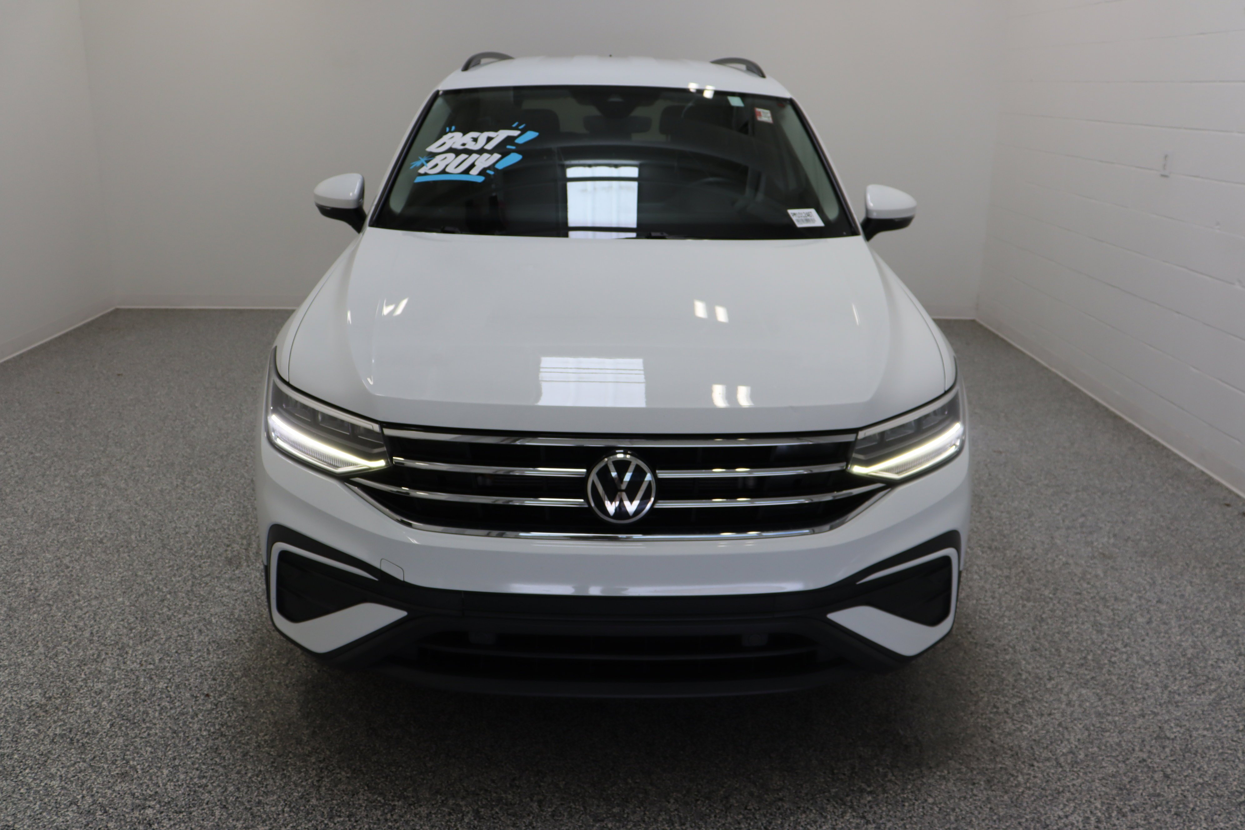 Used 2023 Pure White Volkswagen S 2.0T image 3