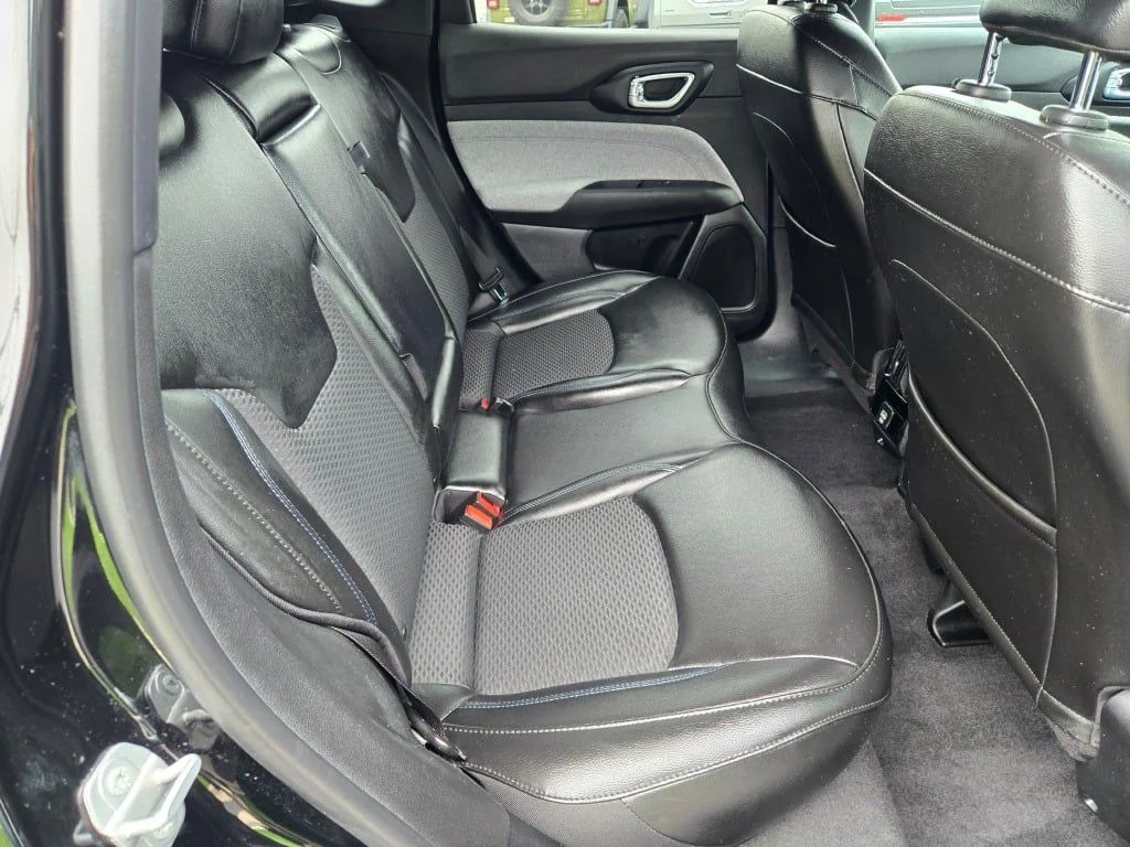 Used 2023 Black Jeep Latitude image 12