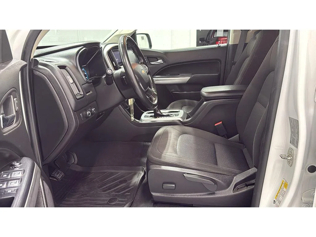 Used 2020 Summit White Chevrolet LT image 31