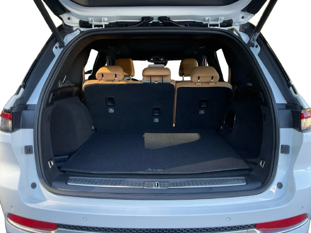 Used 2022 White Jeep Summit image 13