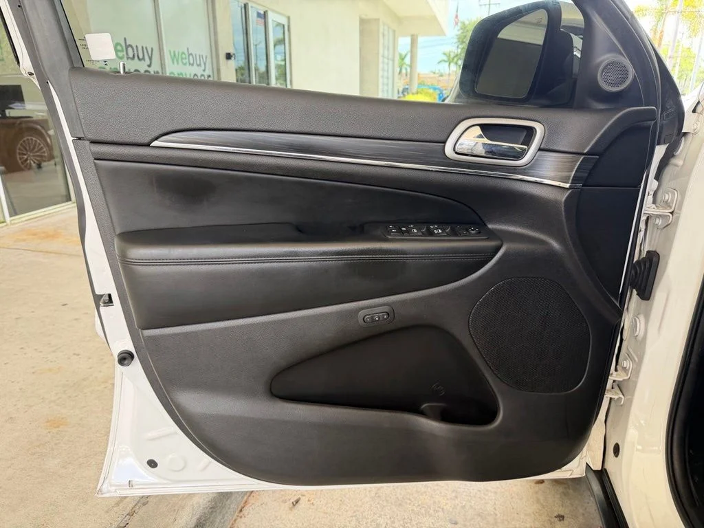 Used 2020 White Jeep Limited image 42