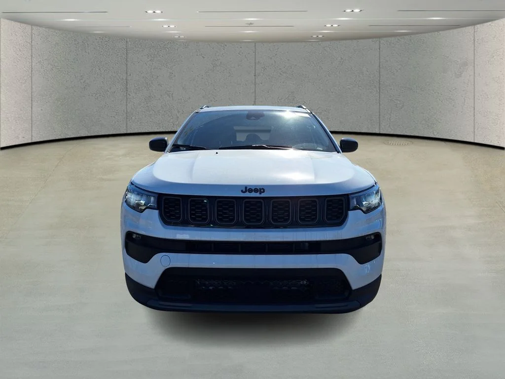 New 2026 Bright White Clearcoat Jeep Latitude image 2
