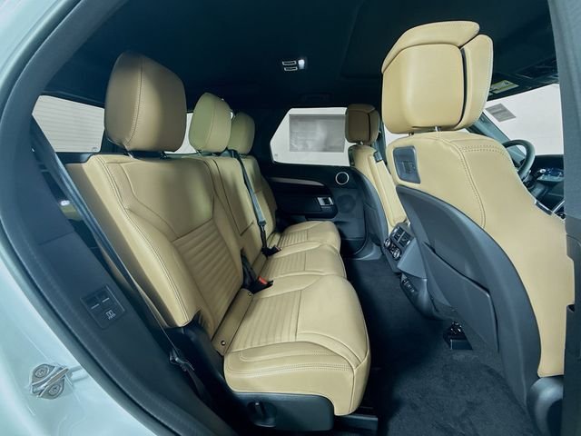 New 2026 Fuji White Land Rover Dynamic SE image 29