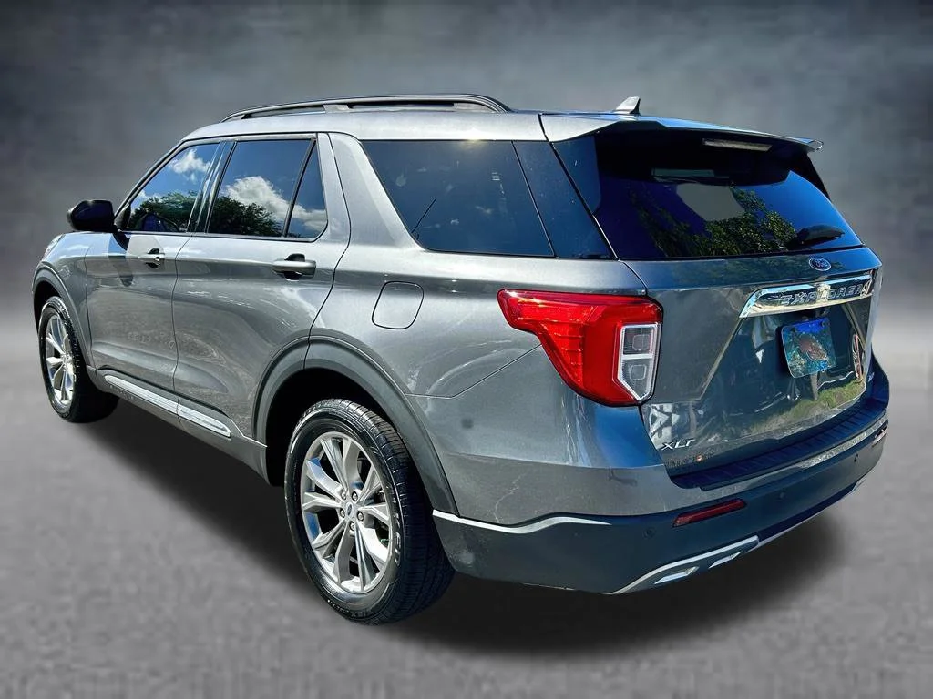 Certified Used 2024 Gray Metallic Ford XLT image 9