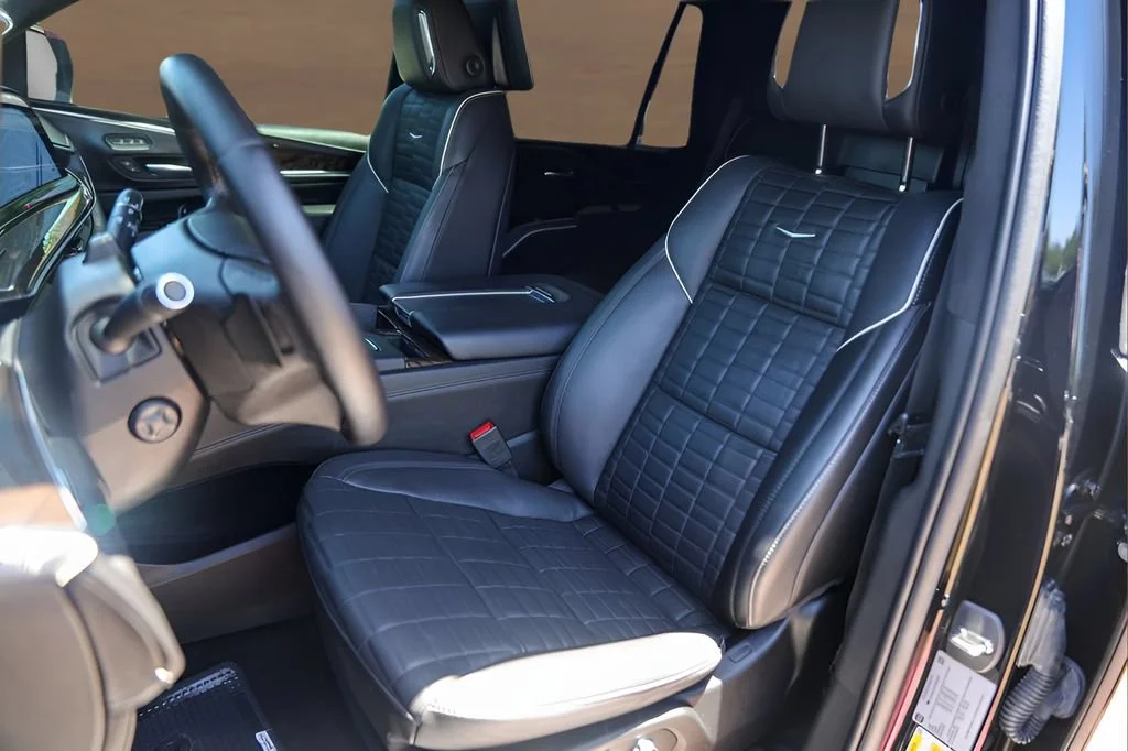 Used 2023 Black Raven Cadillac Premium Luxury Platinum image 7