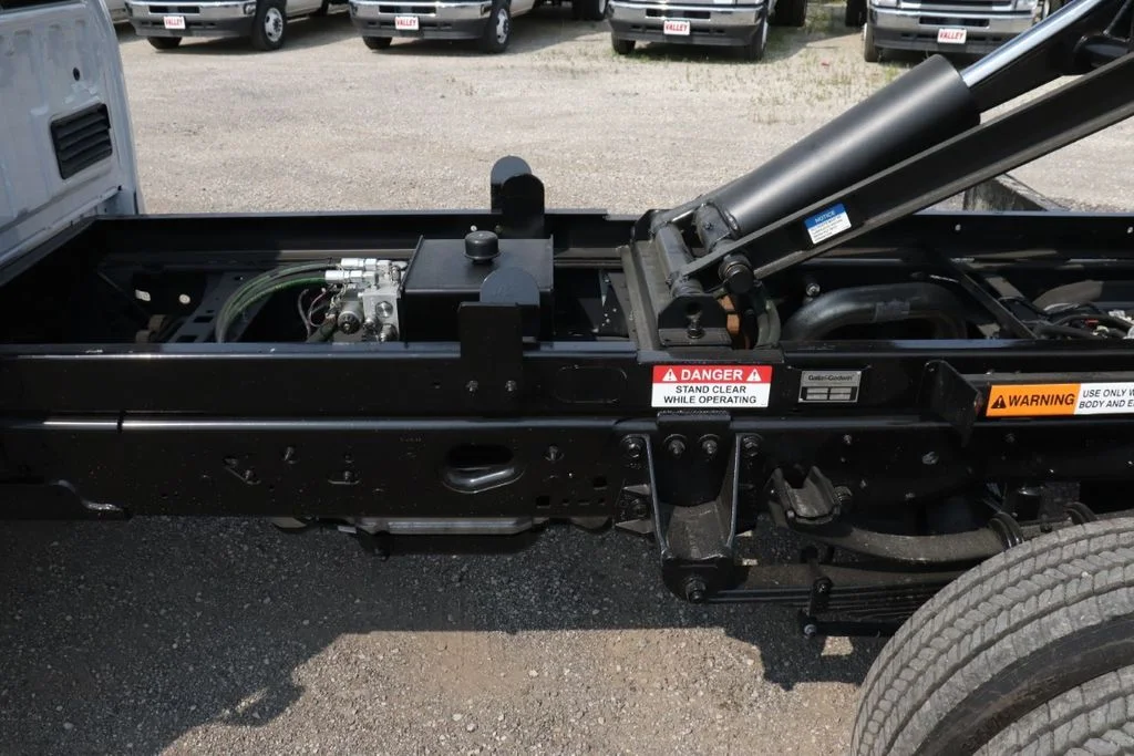 2025 Ford F-550 Super Duty Chassis Cab XL - Photo 27