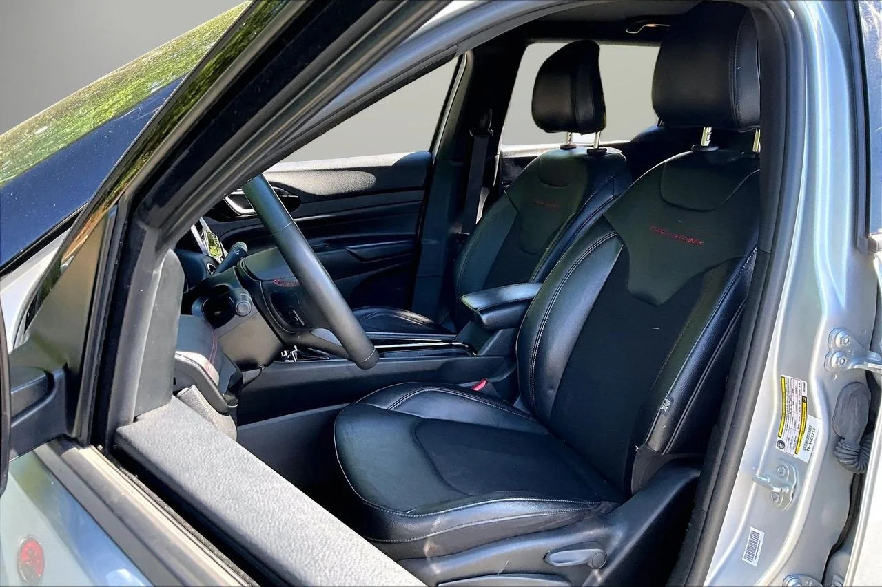 Used 2024 Silver Jeep Trailhawk image 18