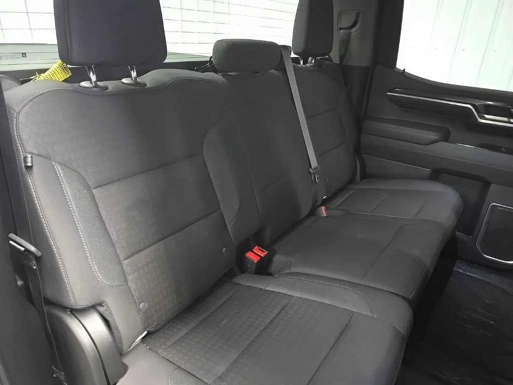 Used 2022 White Chevrolet LT image 16