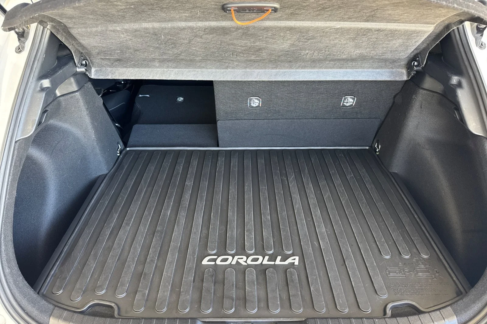 Certified Used 2025 Ice Cap Toyota SE image 14