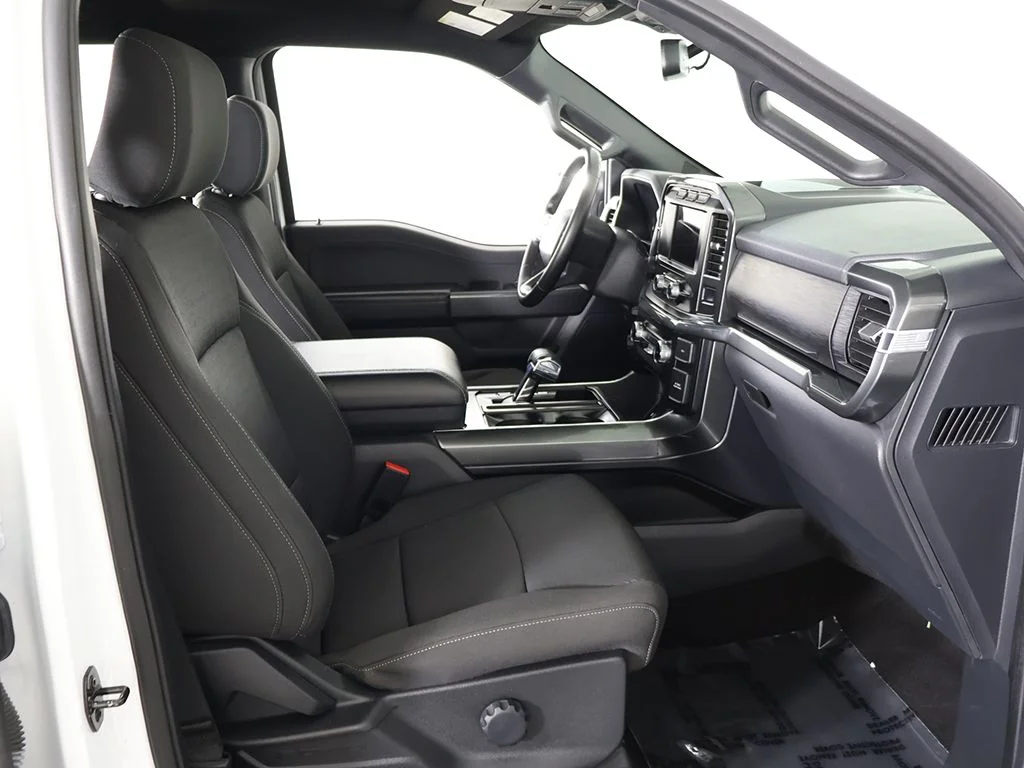 Used 2023 Oxford White Ford XLT image 30
