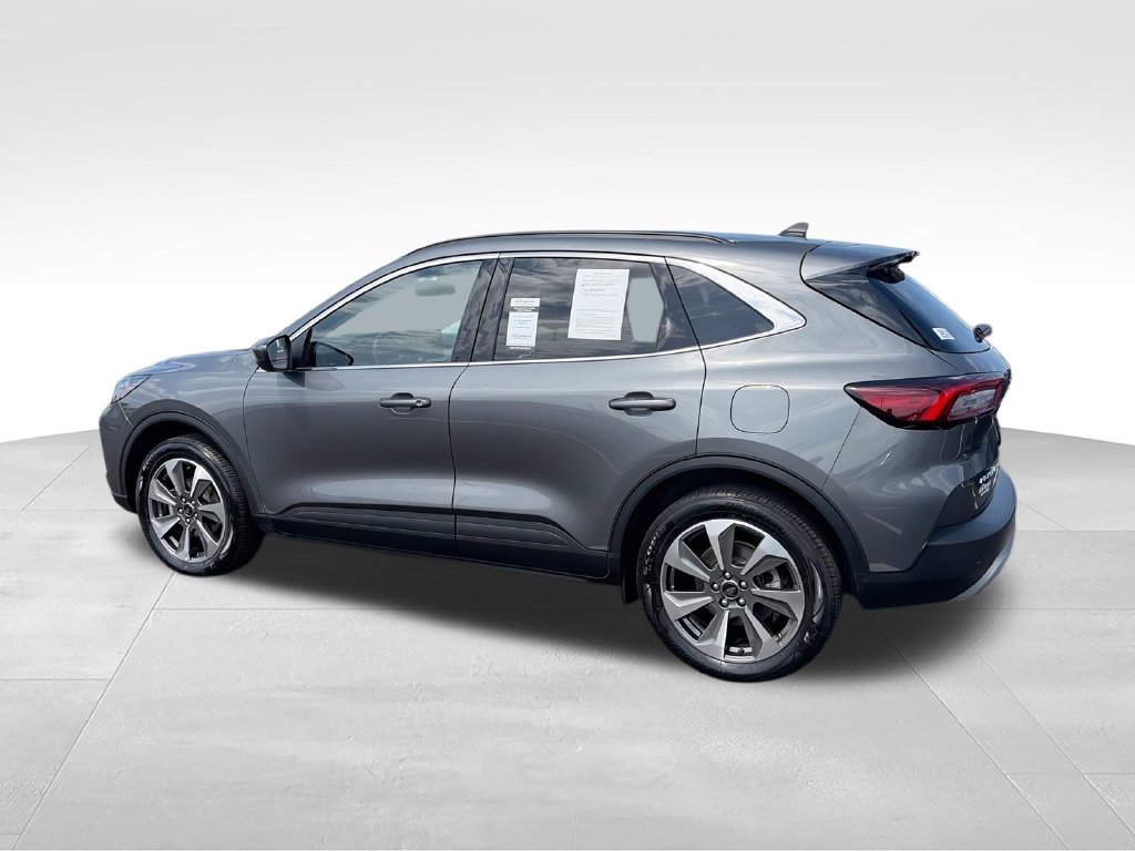 Used 2025  Ford Platinum image 6