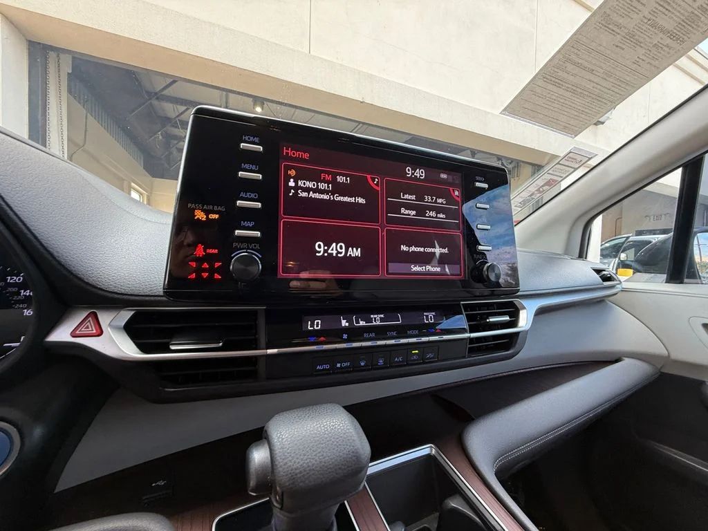 Used 2022  Toyota LE image 21