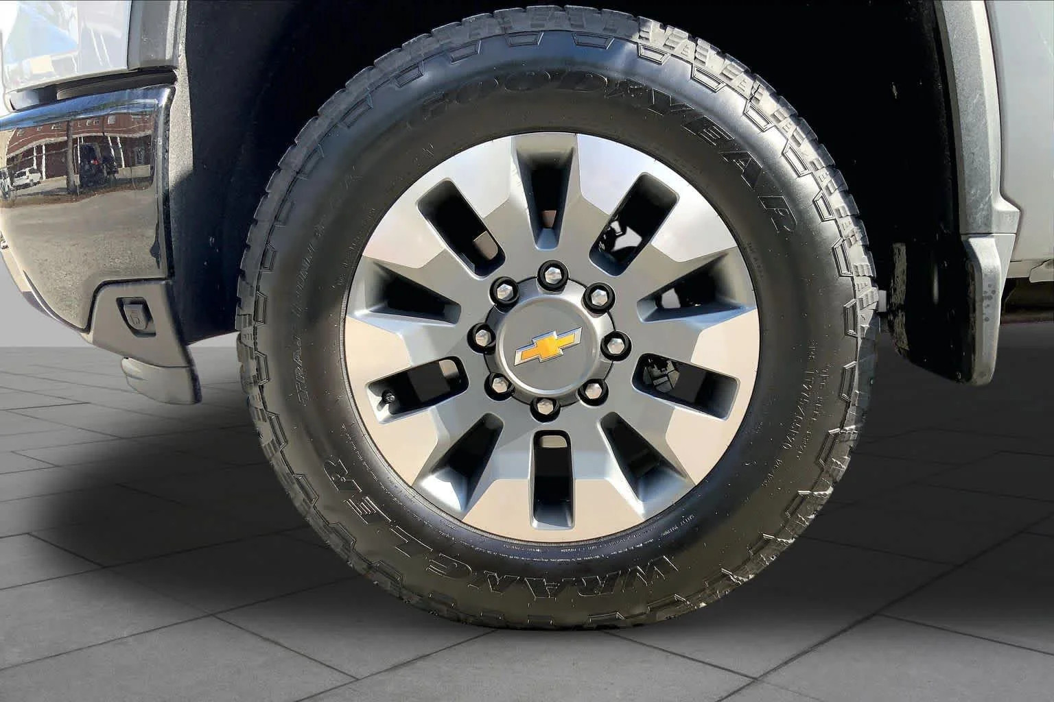 Used 2025 Slate Gray Metallic Chevrolet Custom image 11