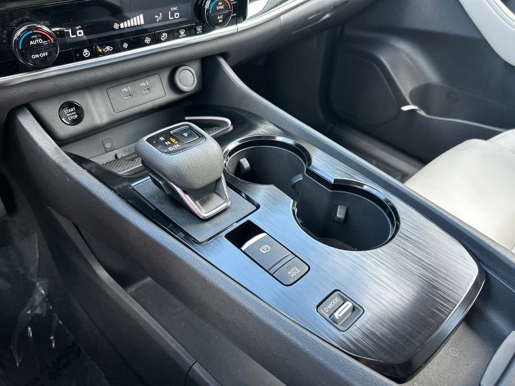 Used 2025 Black Nissan SL image 37