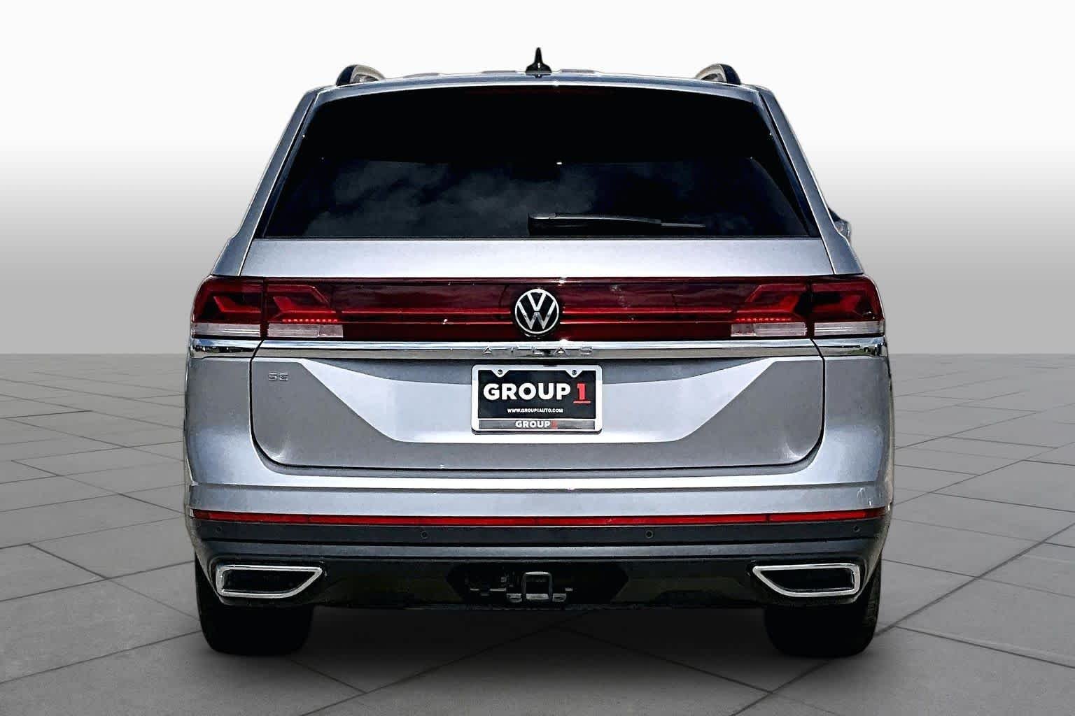 Used 2024 Silver Mist Metallic Volkswagen 2.0T SE w/Technology image 5