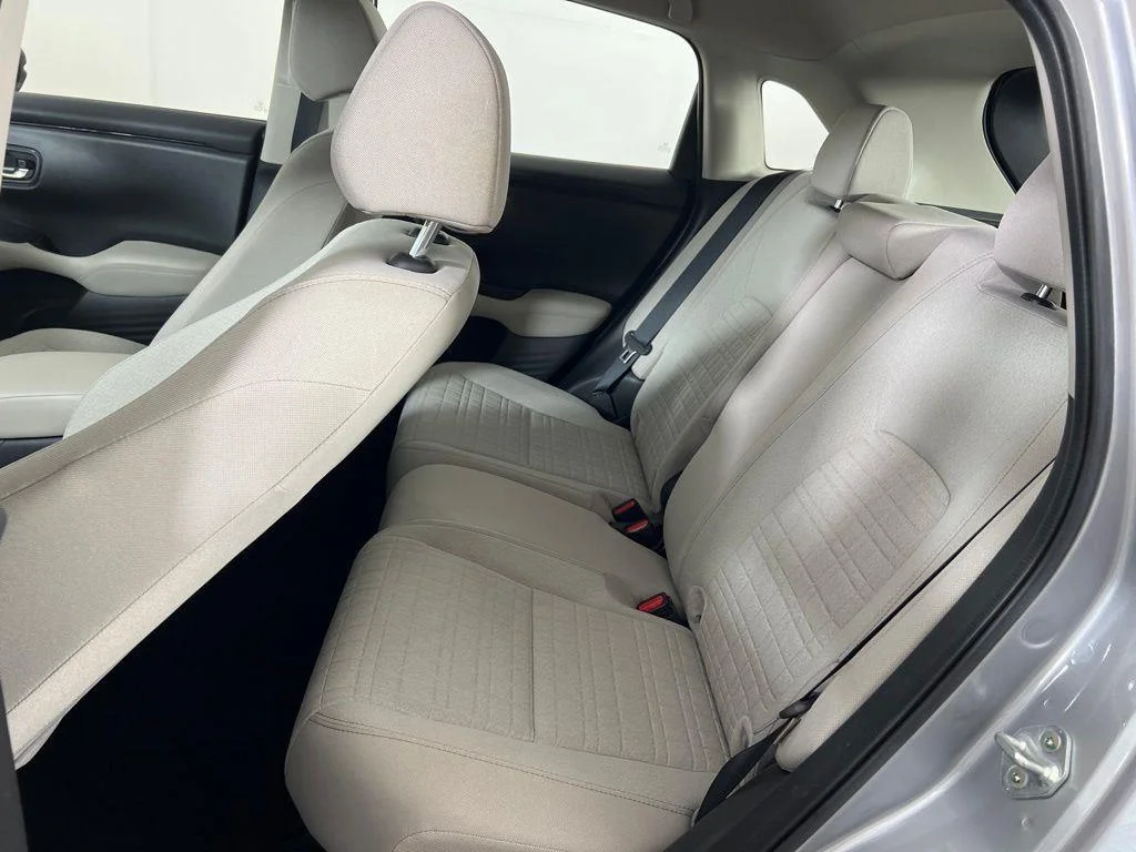 Used 2023 Lunar Silver Metallic Honda LX image 28