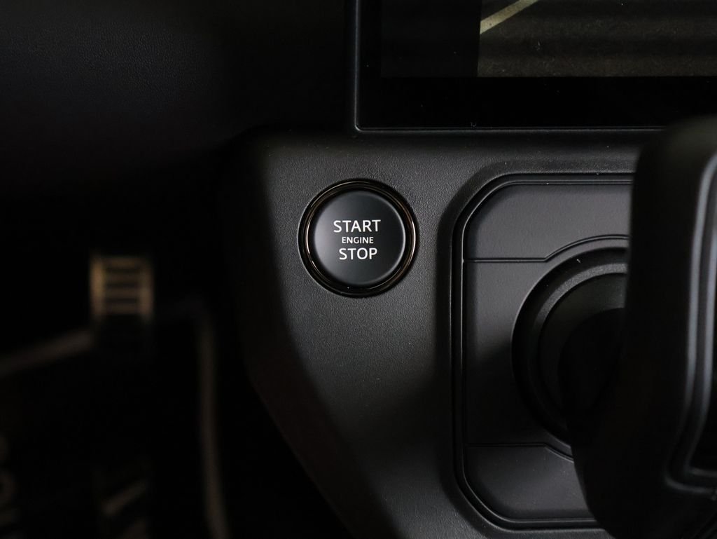 New 2026 Narvik Black Land Rover OCTA Black image 23