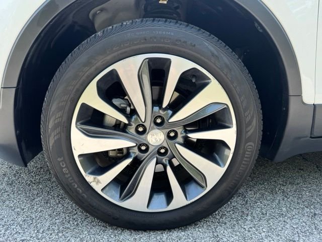 Used 2022 Summit White Buick Preferred image 2