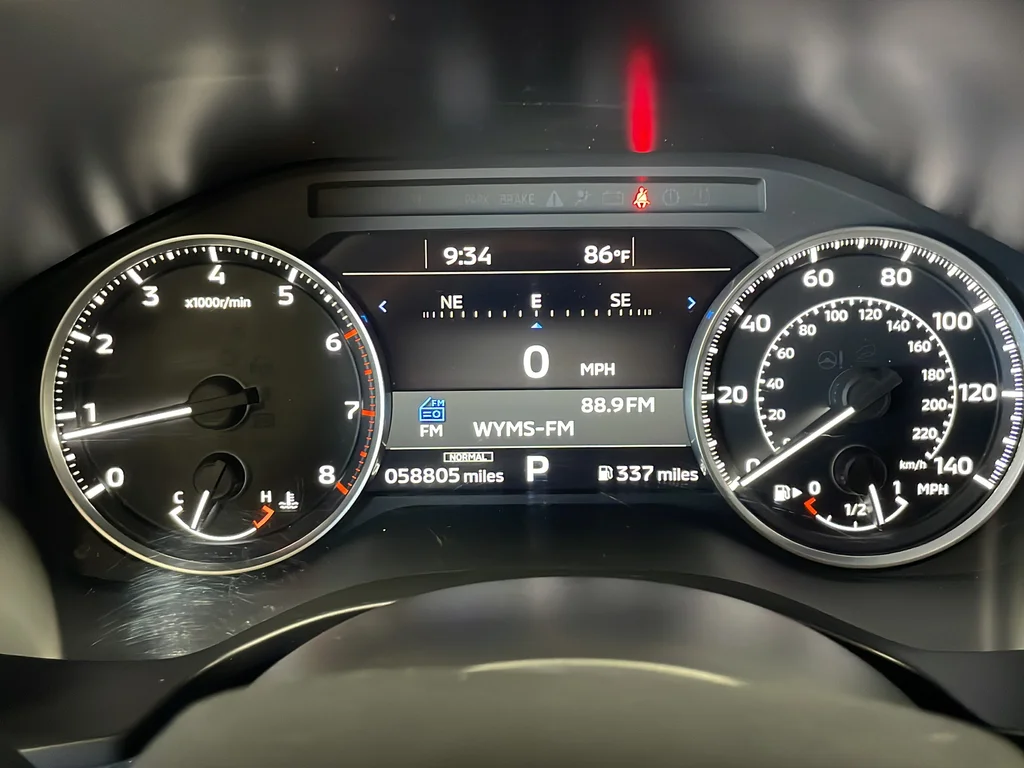 Used 2024 Gray Mitsubishi SE image 23