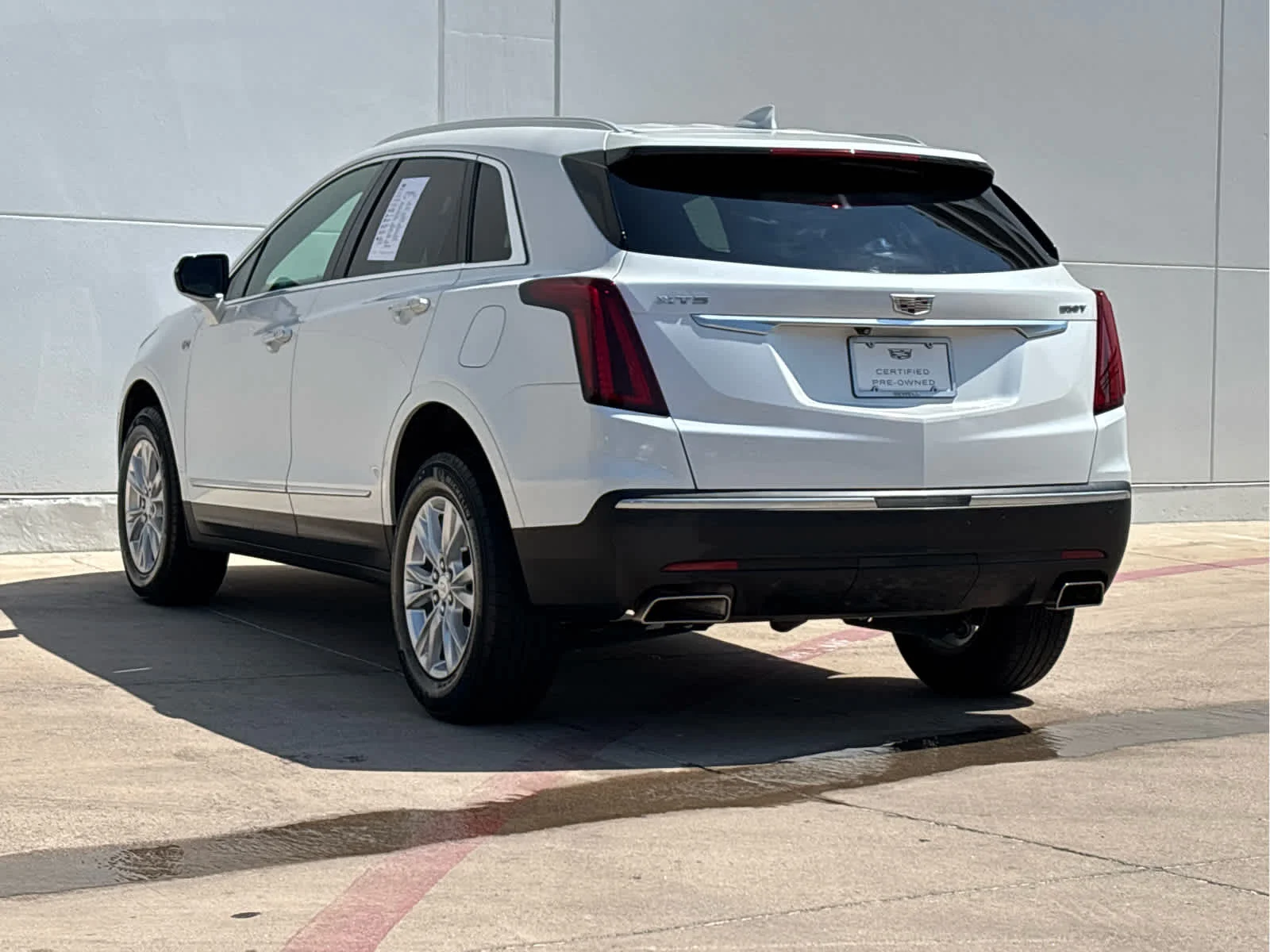 Certified Used 2022 Crystal White Tricoat Cadillac Luxury image 6